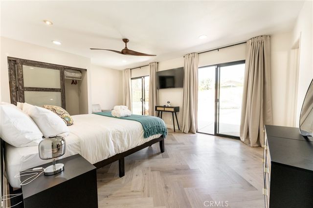 575 N Burton Way, Palm Springs, CA 92262