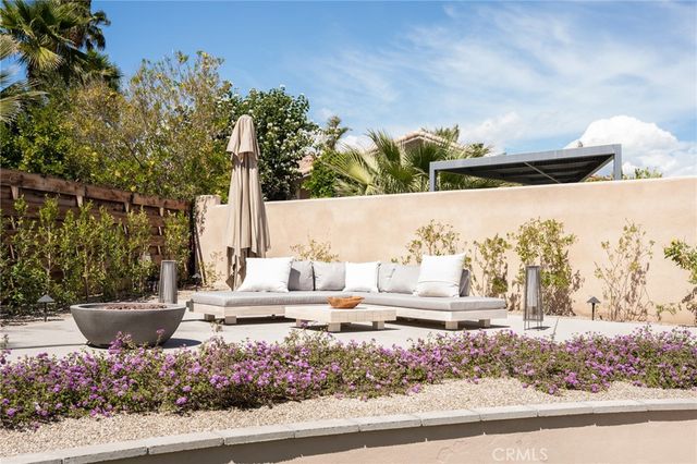 575 N Burton Way, Palm Springs, CA 92262
