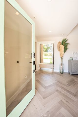 575 N Burton Way, Palm Springs, CA 92262