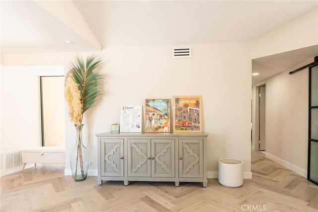 575 N Burton Way, Palm Springs, CA 92262