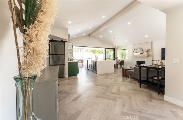 575 N Burton Way, Palm Springs, CA 92262