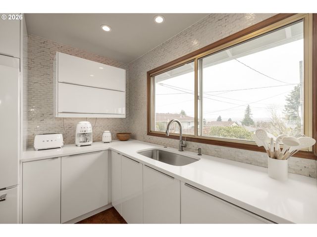 13219 Ne ROSE Pkwy, Portland, OR 97230