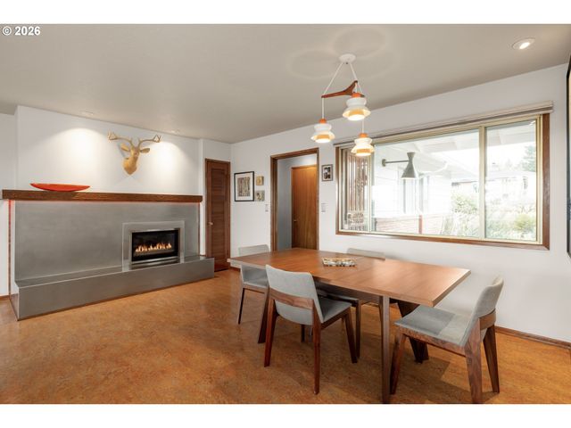 13219 Ne ROSE Pkwy, Portland, OR 97230