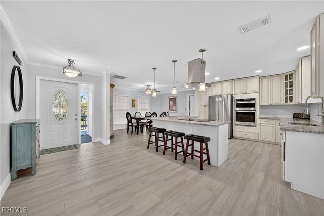 1682 Sabal Palm DR, Sanibel, FL 33957
