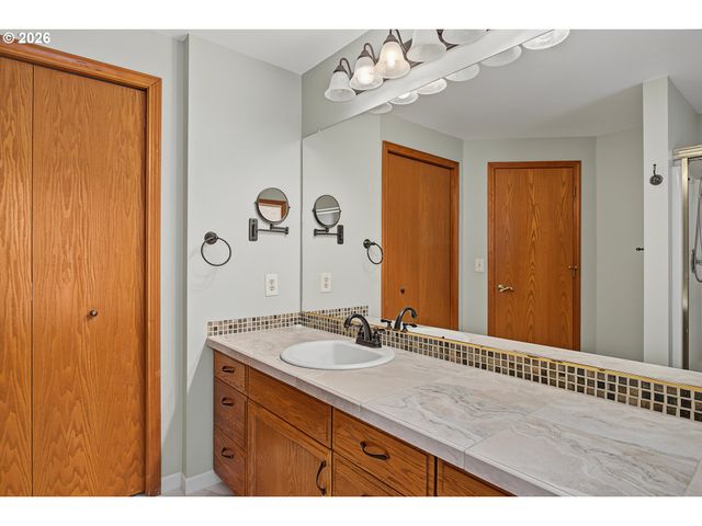 15705 Se 34TH Cir, Vancouver, WA 98683