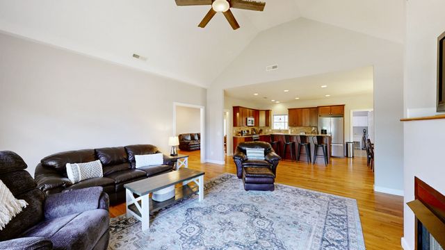 94 Mires Rd, Mount Juliet, TN 37122