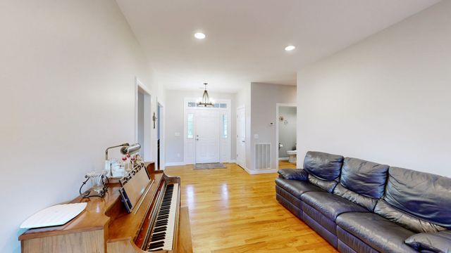 94 Mires Rd, Mount Juliet, TN 37122