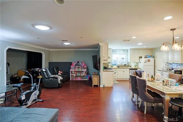 1621 W Palais, Anaheim, CA 92802