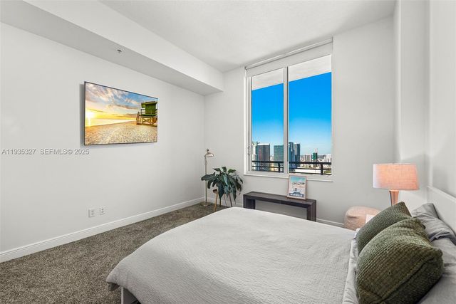 335 S Biscayne Blvd UPH-10, Miami, FL 33131