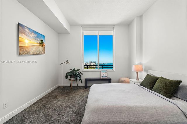 335 S Biscayne Blvd UPH-10, Miami, FL 33131