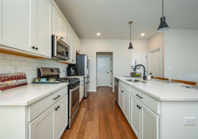 1112 NW Yorktown Drive, Waukee, IA 50263