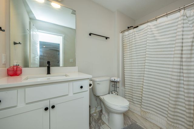 1112 NW Yorktown Drive, Waukee, IA 50263