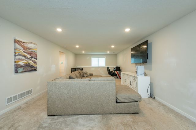 1112 NW Yorktown Drive, Waukee, IA 50263