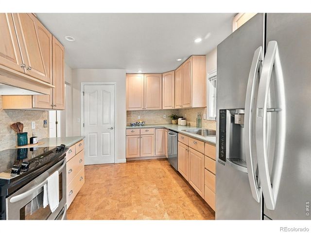 2933 Lake Park Way, Longmont, CO 80503