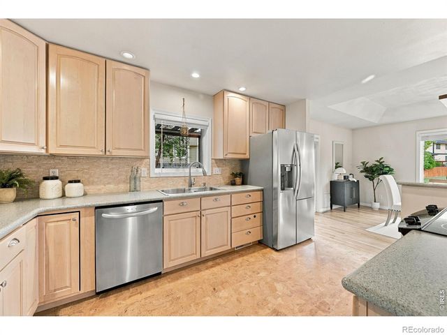 2933 Lake Park Way, Longmont, CO 80503