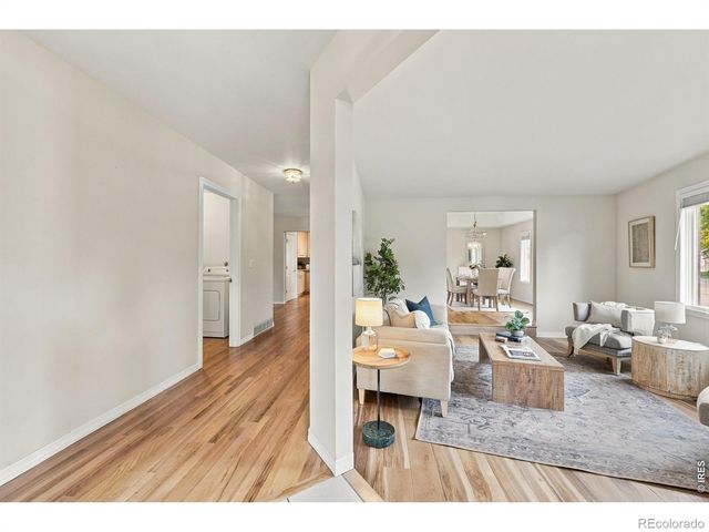 2933 Lake Park Way, Longmont, CO 80503