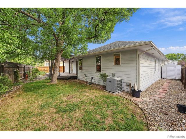 2933 Lake Park Way, Longmont, CO 80503