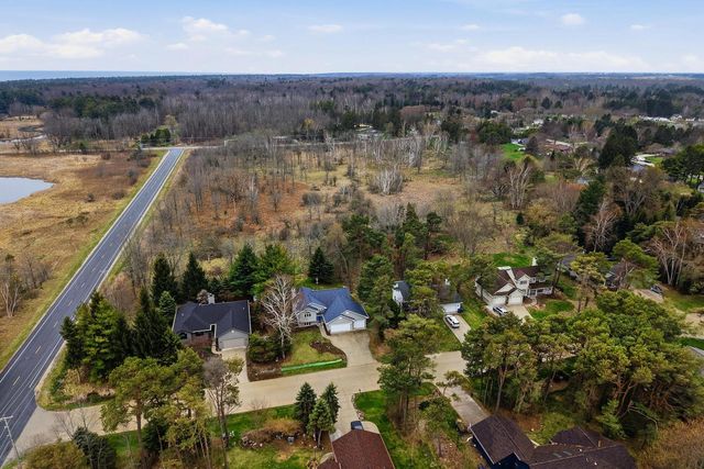 615 Sommer DRIVE, Sheboygan, WI 53081