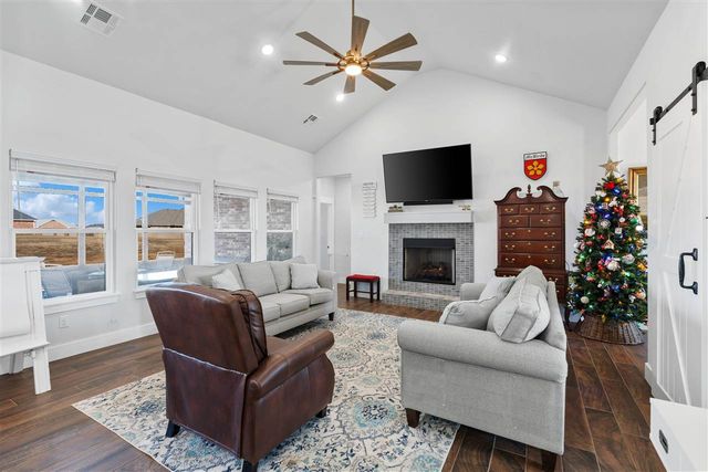 4324 Peak Ln, Elgin, OK 73538