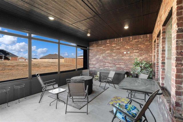 4324 Peak Ln, Elgin, OK 73538