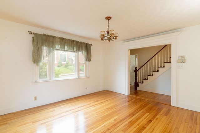 6 Maynard St, Webster, MA 01570