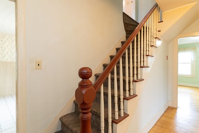 6 Maynard St, Webster, MA 01570