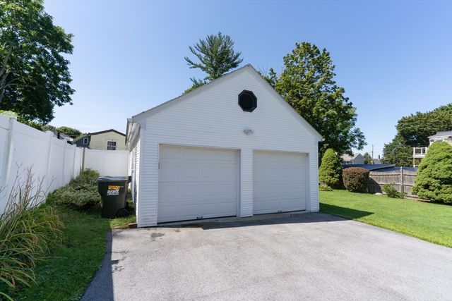 6 Maynard St, Webster, MA 01570