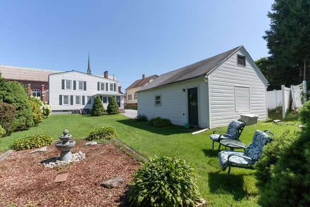6 Maynard St, Webster, MA 01570