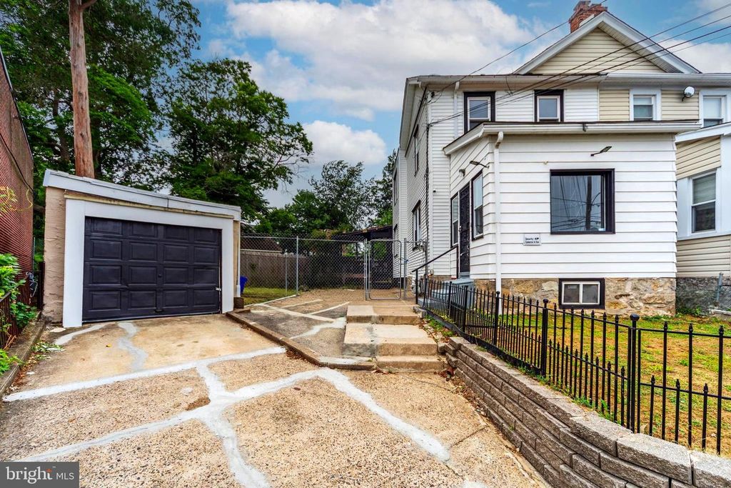 552 LARCHWOOD AVE, Upper Darby, PA 19082