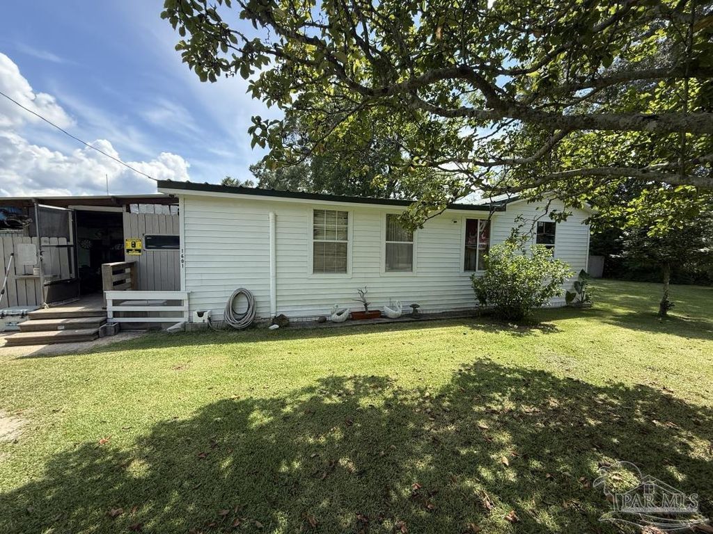 1601 Morgan Rd, Century, FL 32535