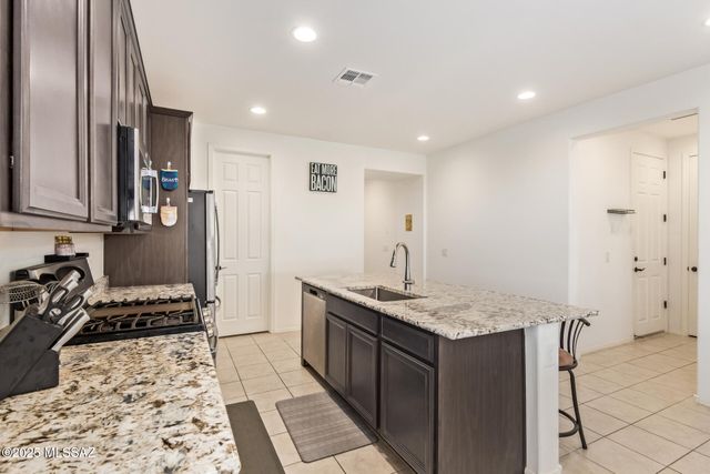 630 W Calle Las Varitas, Sahuarita, AZ 85629