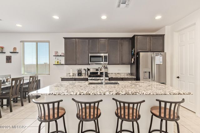 630 W Calle Las Varitas, Sahuarita, AZ 85629