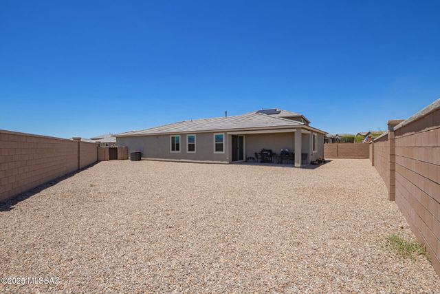 630 W Calle Las Varitas, Sahuarita, AZ 85629