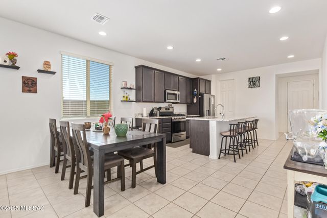 630 W Calle Las Varitas, Sahuarita, AZ 85629