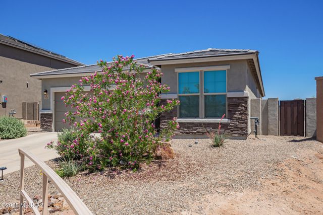 630 W Calle Las Varitas, Sahuarita, AZ 85629
