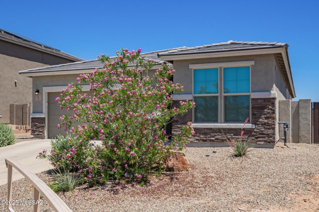 630 W Calle Las Varitas, Sahuarita, AZ 85629