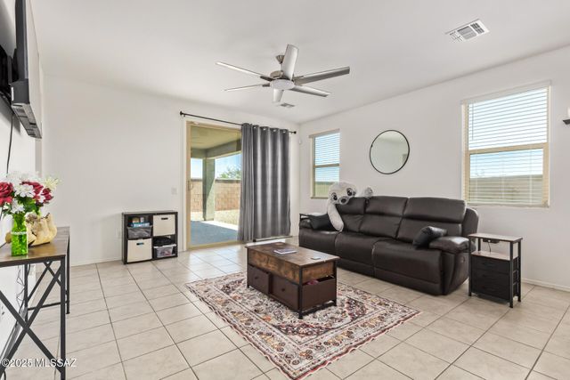 630 W Calle Las Varitas, Sahuarita, AZ 85629