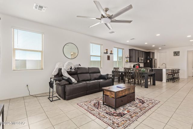 630 W Calle Las Varitas, Sahuarita, AZ 85629