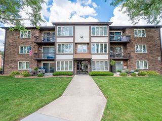 4948 Circle Court 704, Crestwood, IL 60418