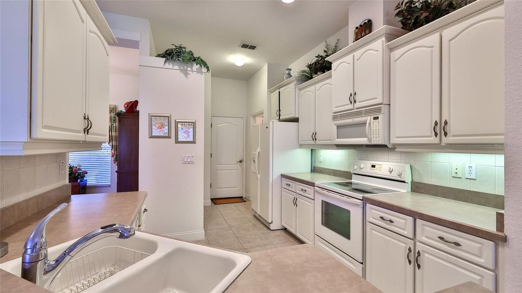Image 15 of property listing at 552 CARO COURT, New Smyrna Beach, FL 32168