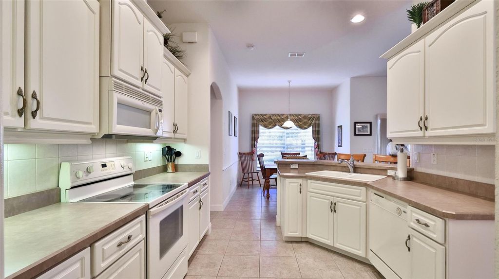 Image 18 of property listing at 552 CARO COURT, New Smyrna Beach, FL 32168