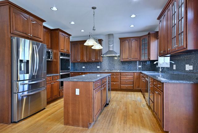 1908 S HARRISON Street, Glenview, IL 60025