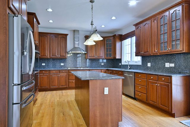 1908 S HARRISON Street, Glenview, IL 60025