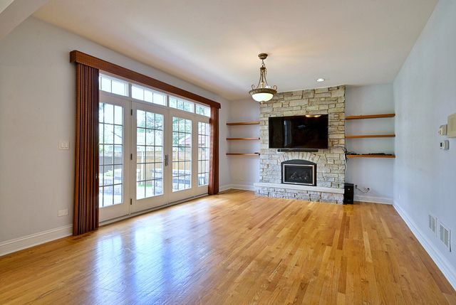 1908 S HARRISON Street, Glenview, IL 60025