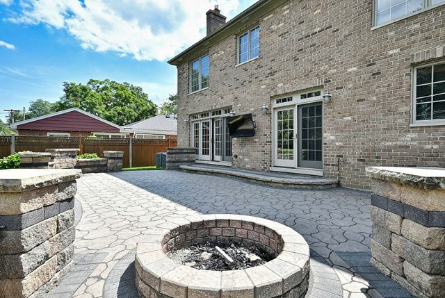 1908 S HARRISON Street, Glenview, IL 60025
