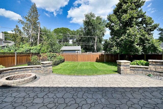 1908 S HARRISON Street, Glenview, IL 60025