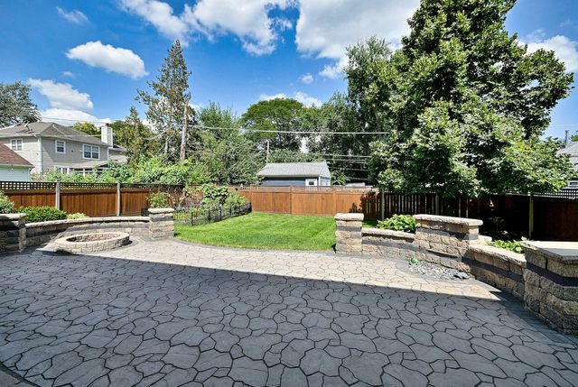 1908 S HARRISON Street, Glenview, IL 60025