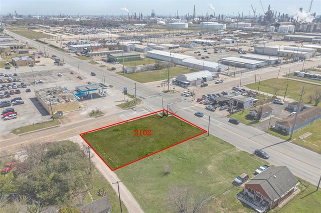 2102 Texas Avenue, Texas City, TX 77590