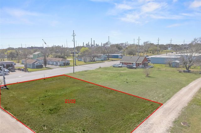 2102 Texas Avenue, Texas City, TX 77590