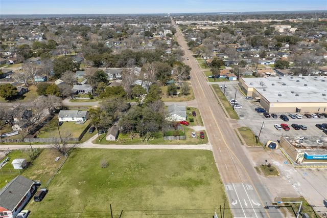 2102 Texas Avenue, Texas City, TX 77590